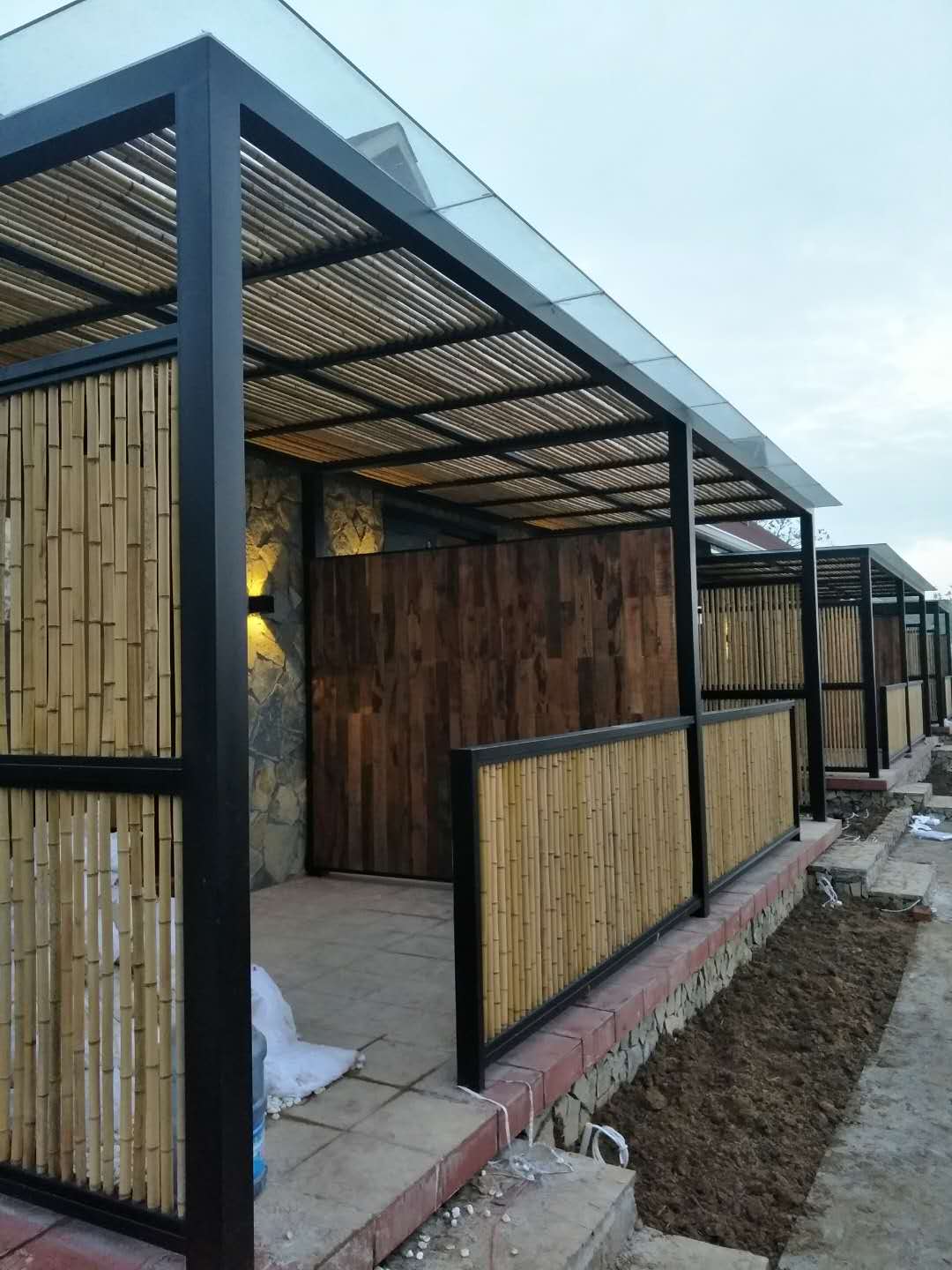 景區(qū)建筑物用黑色磨砂漆